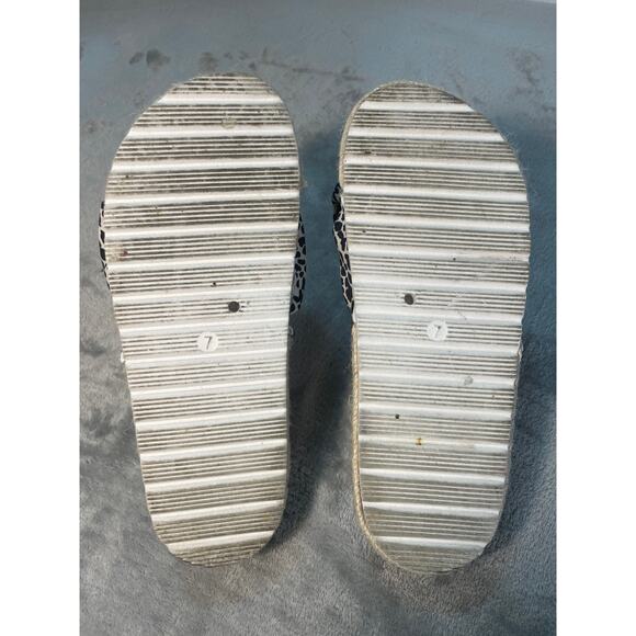 Qupid Leopard Print Bow Sandals - Women's Size 7 - Picture 7 of 7